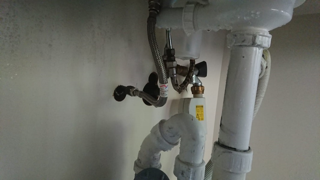  lekkage afvoer Rhoon